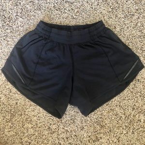 Lululemon Hotty Hot Short 4"